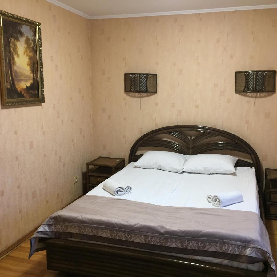 Hotel Tourist Ривне Екстериор снимка