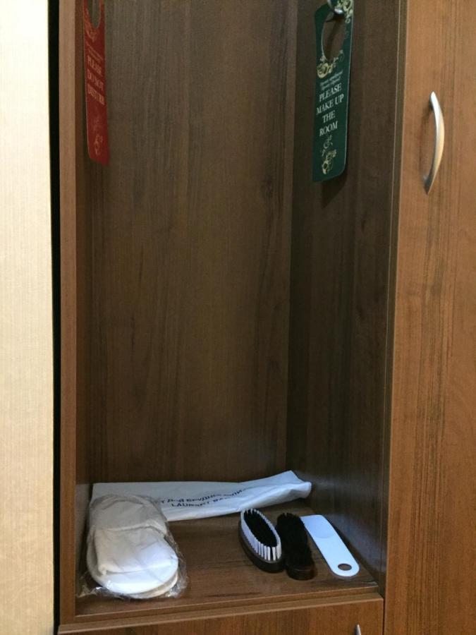 Hotel Tourist Ривне Екстериор снимка