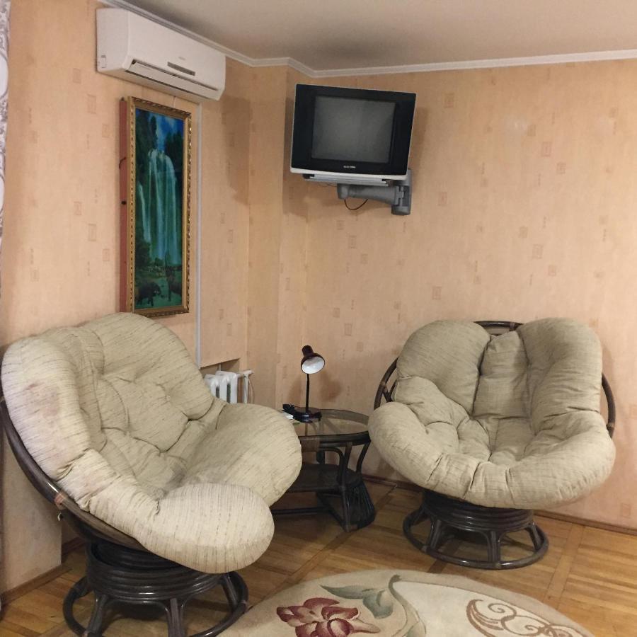 Hotel Tourist Ривне Екстериор снимка