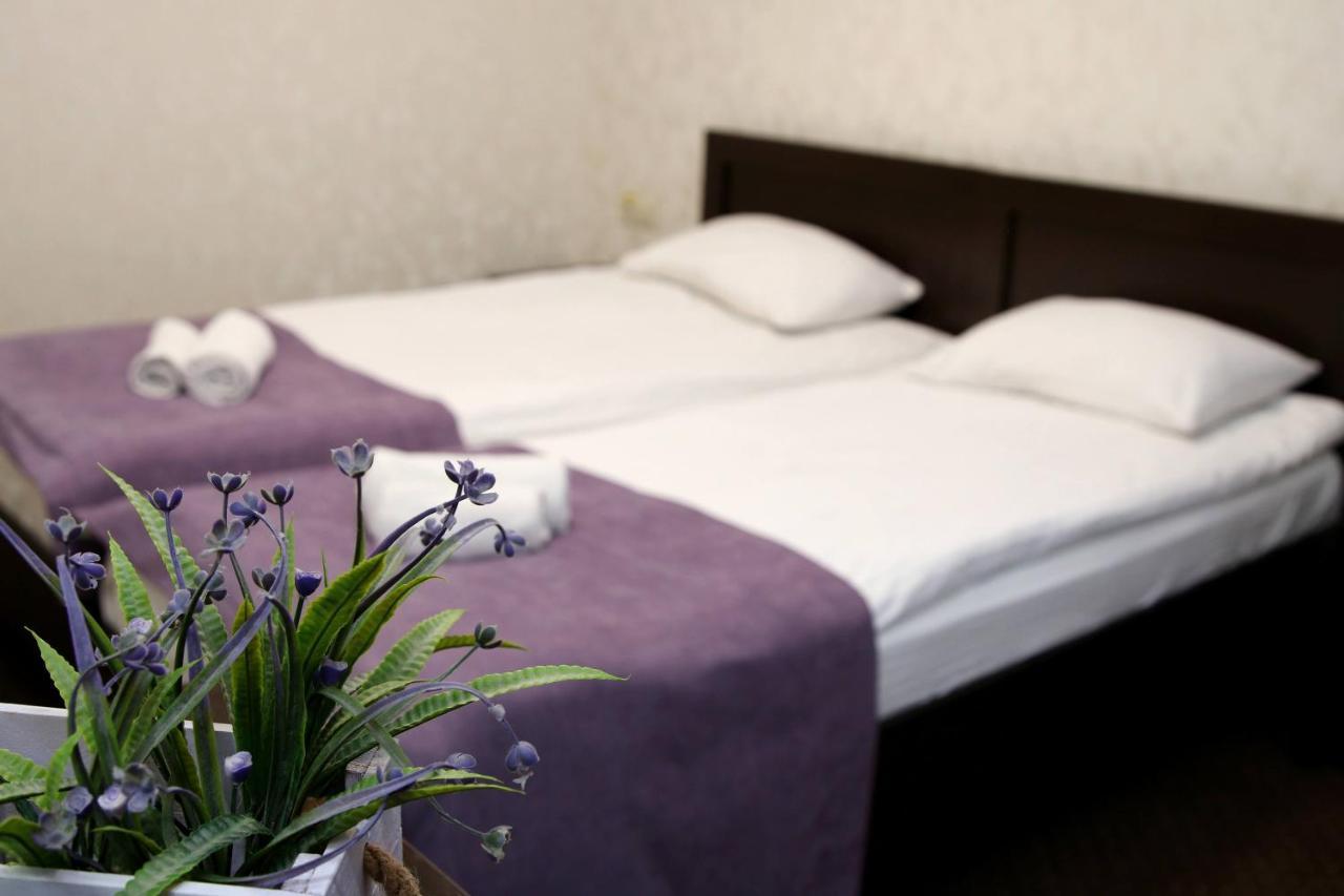 Hotel Tourist Ривне Екстериор снимка