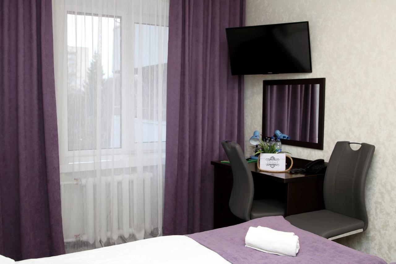 Hotel Tourist Ривне Екстериор снимка