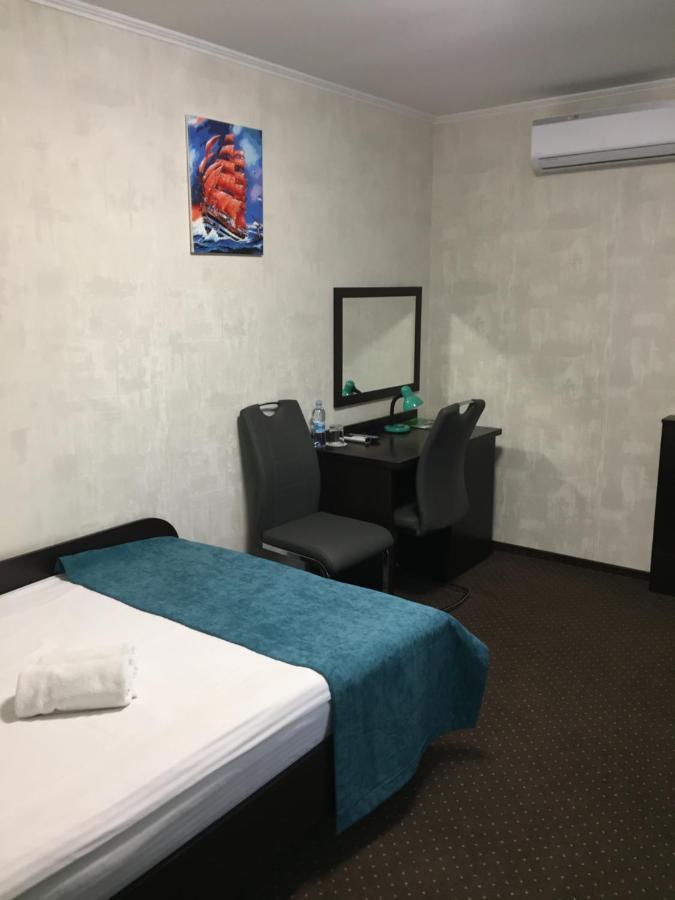 Hotel Tourist Ривне Екстериор снимка